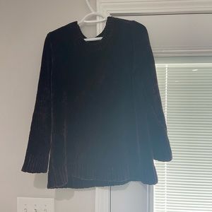 Orvis burgandy sweater